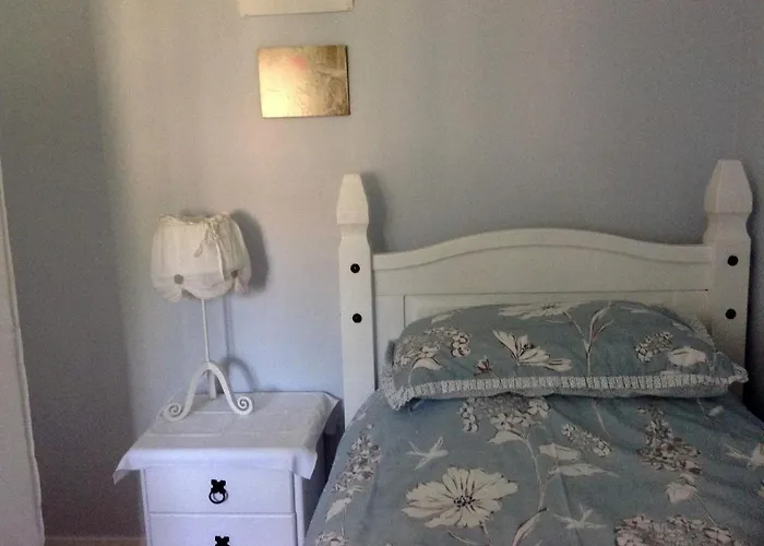 The Gatehouse At The Old Forge * Feuillade